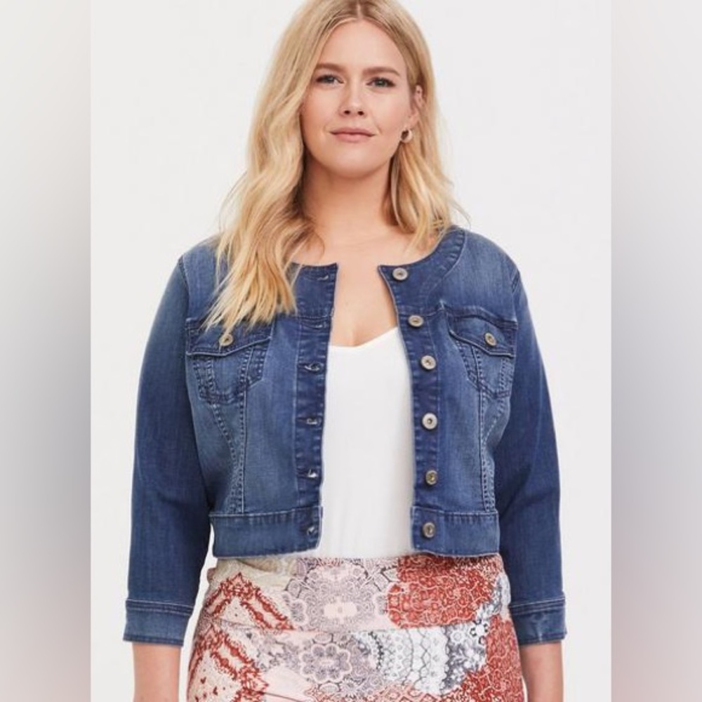 Torrid Denim Crop Collarless Jacket Size 2 EUC